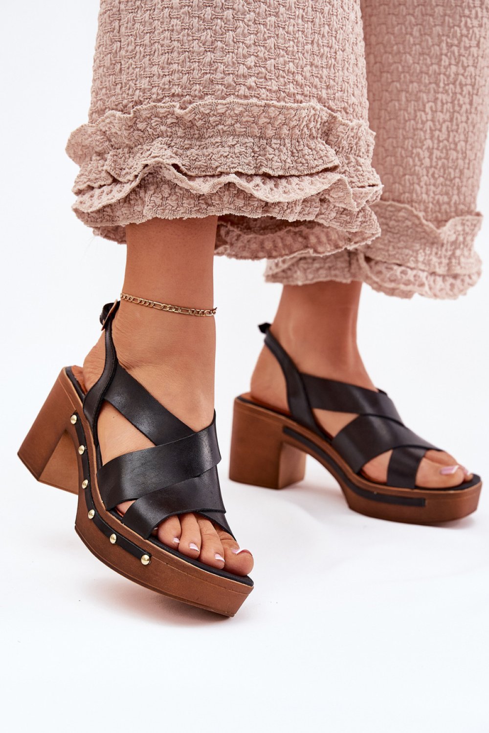 Heel sandals Step in style