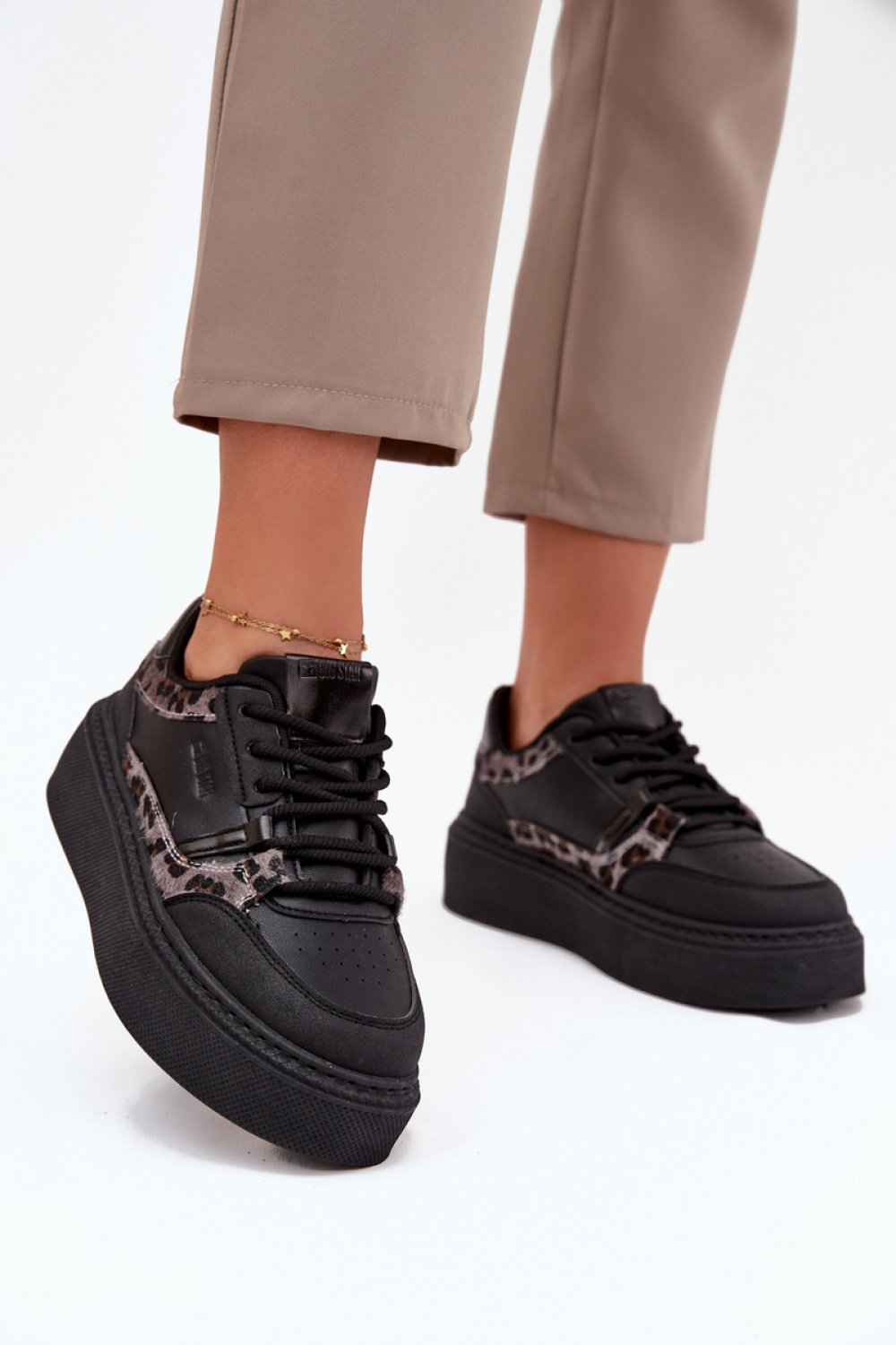 Sport Shoes Step in style