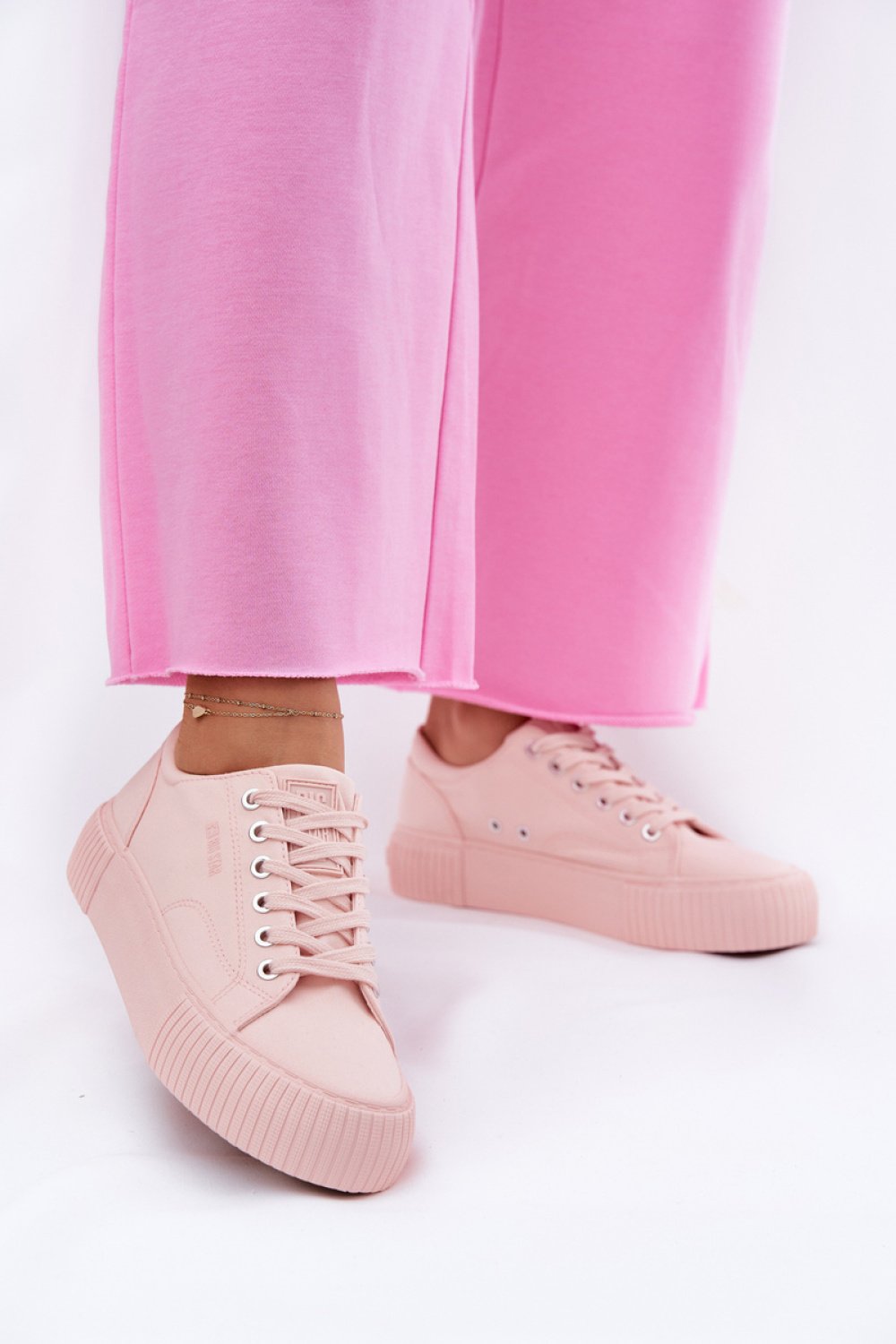 Platform sneakers Step in style