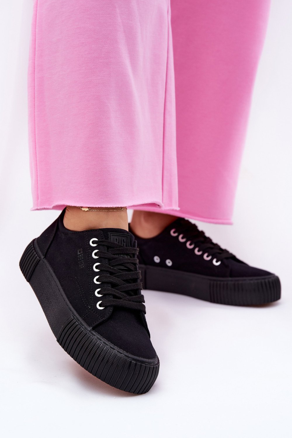 Sneakers Step in style