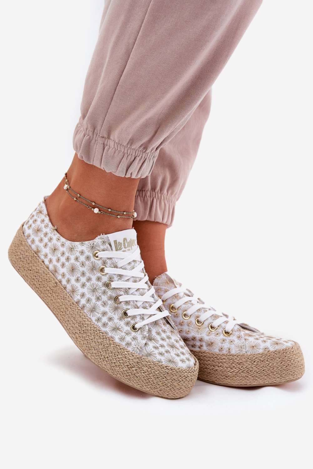Sneakers Step in style