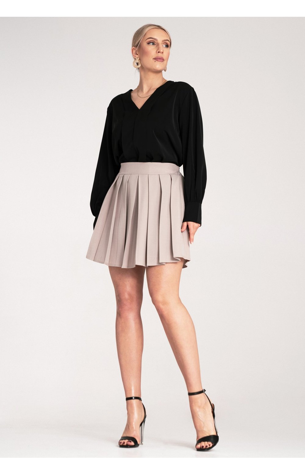 Short skirt Figl – Made in the EU.