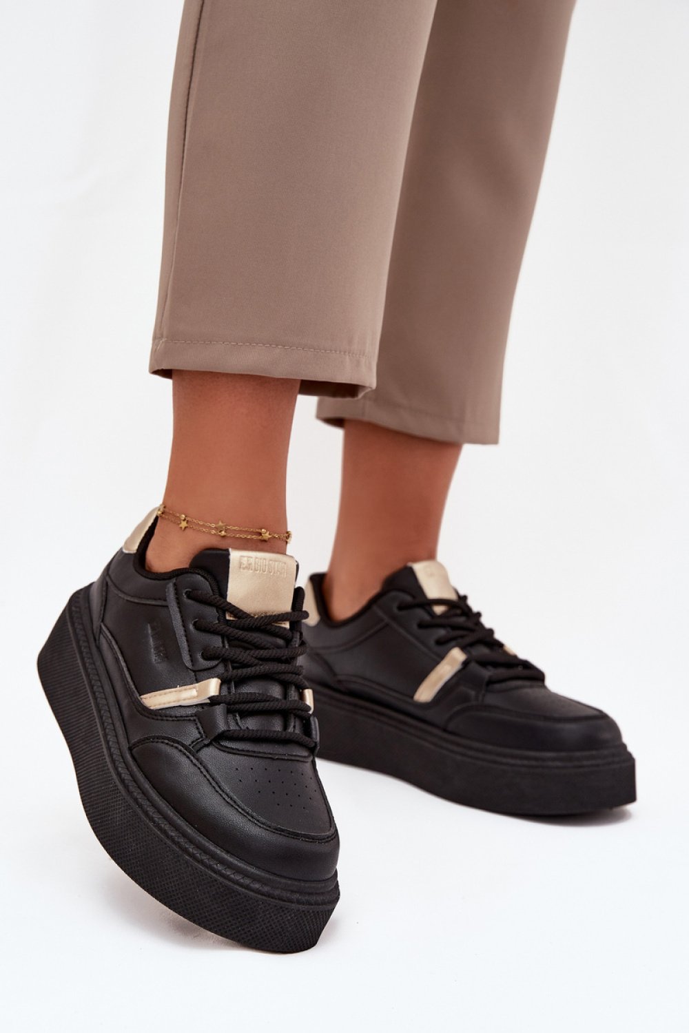 Platform sneakers Step in style