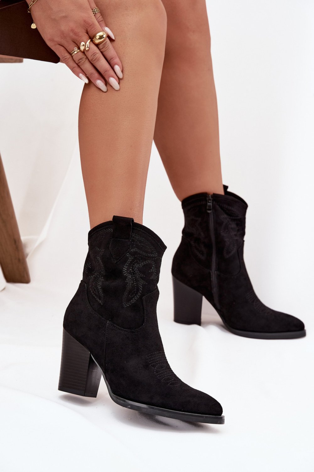 Heel boots Step in style