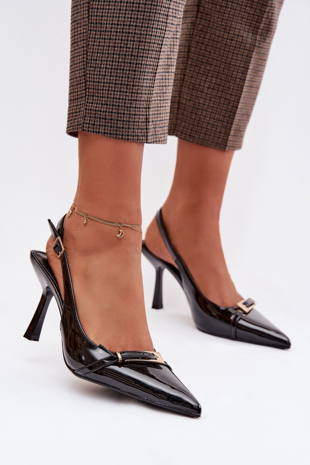 Heel sandals Step in style