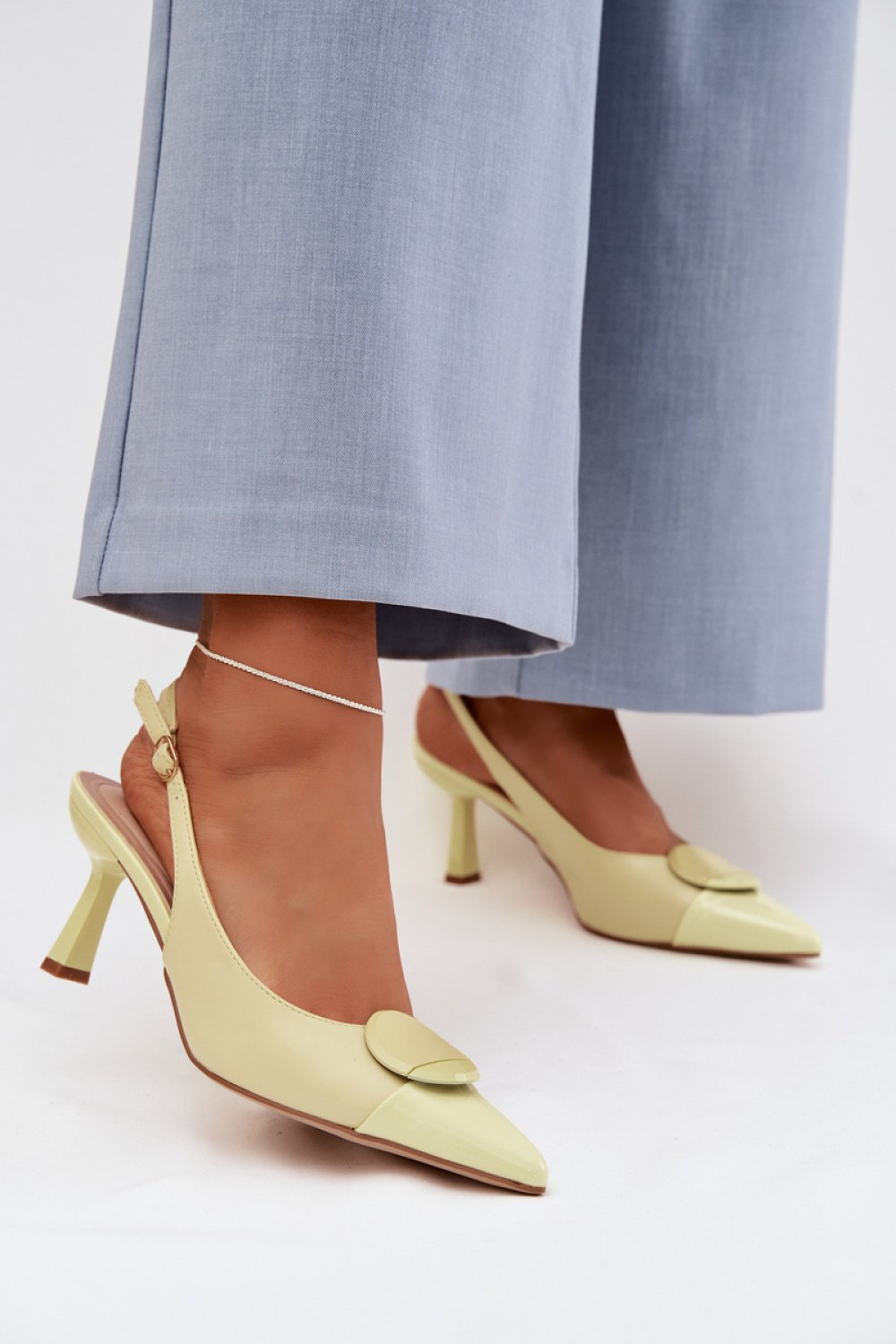 Heel sandals Step in style