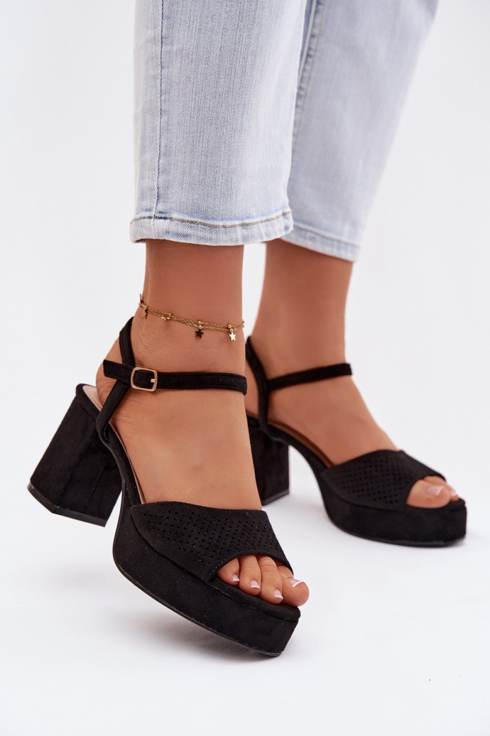 Heel sandals Step in style