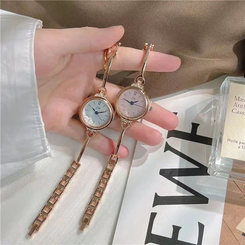 Women's Quartz Watch with Alloy Strap and Jewelry Buckle, Featuring Ordinary Glass Mirror and Pointer Display, obors.com product/2026/4/22/2046842872443047936.jpg