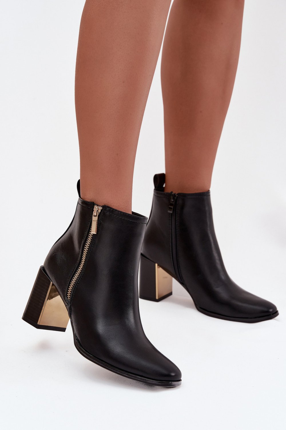Heel boots Step in style