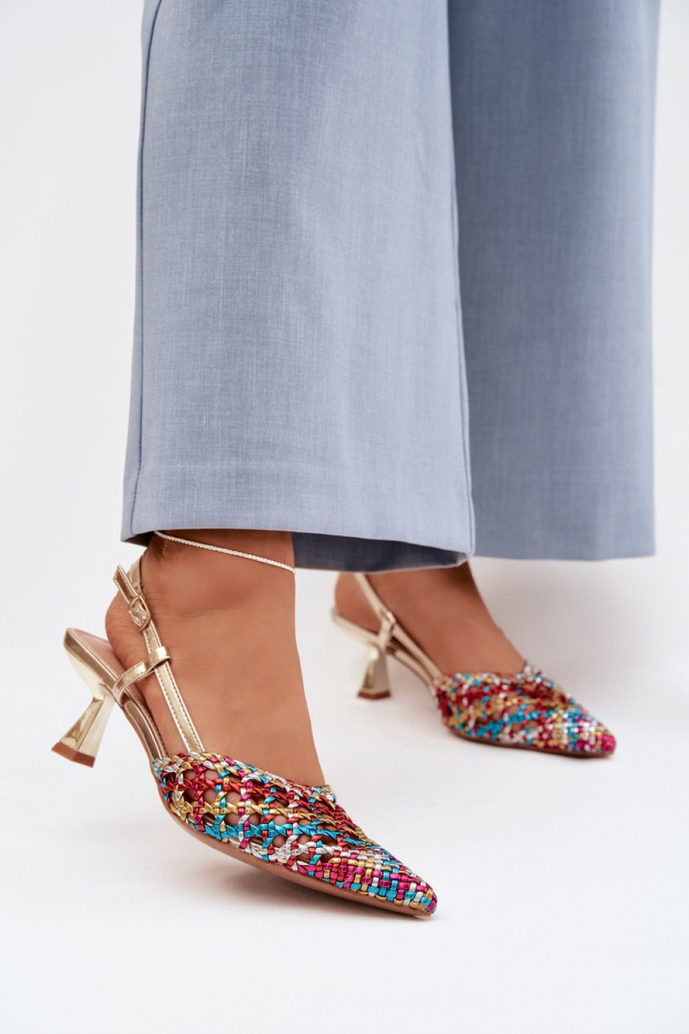 Heel sandals Step in style