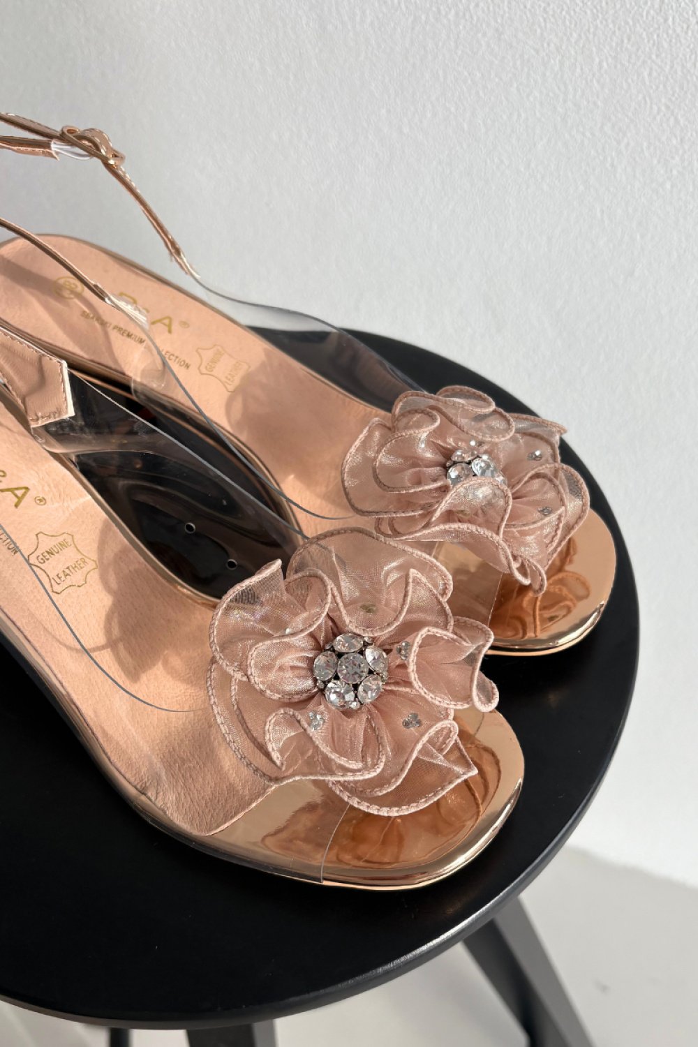 Heel sandals Step in style