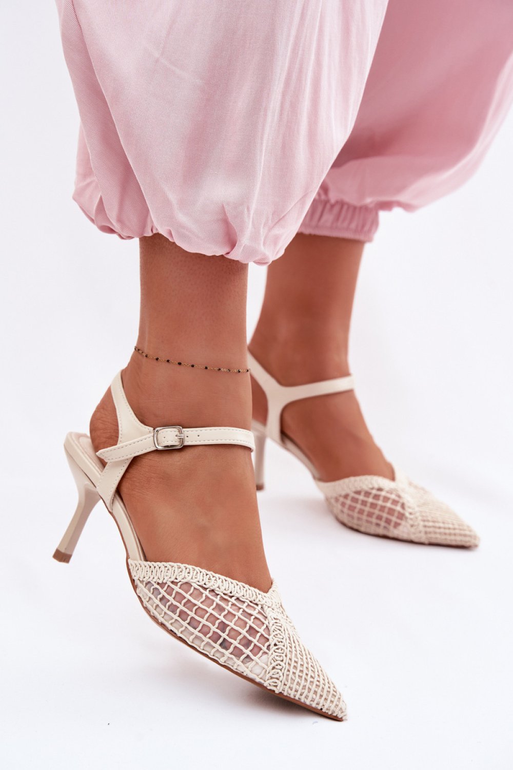 Heel sandals Step in style
