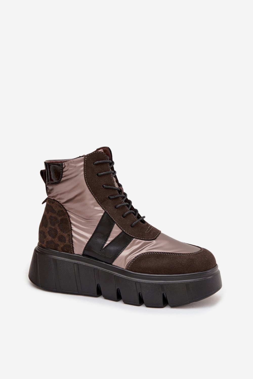 Platform boots Step in style - Image 2