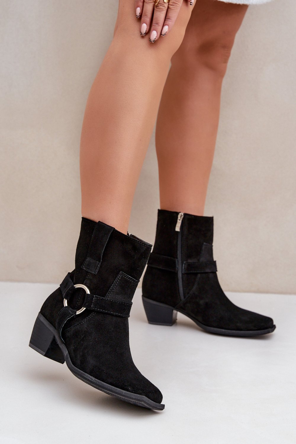Heel boots Step in style