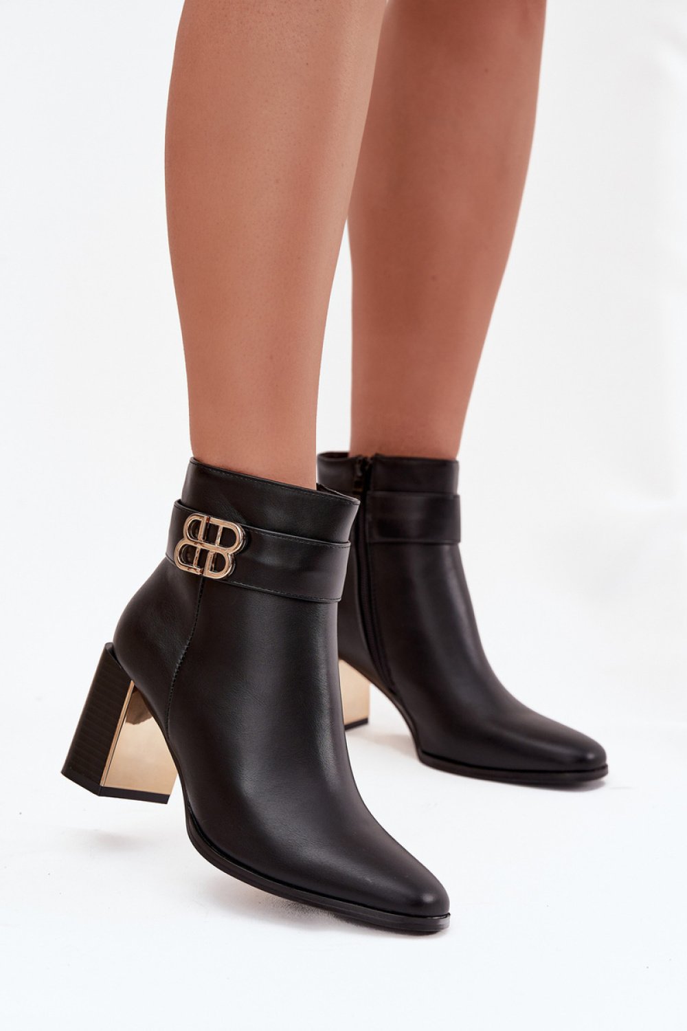Heel boots Step in style