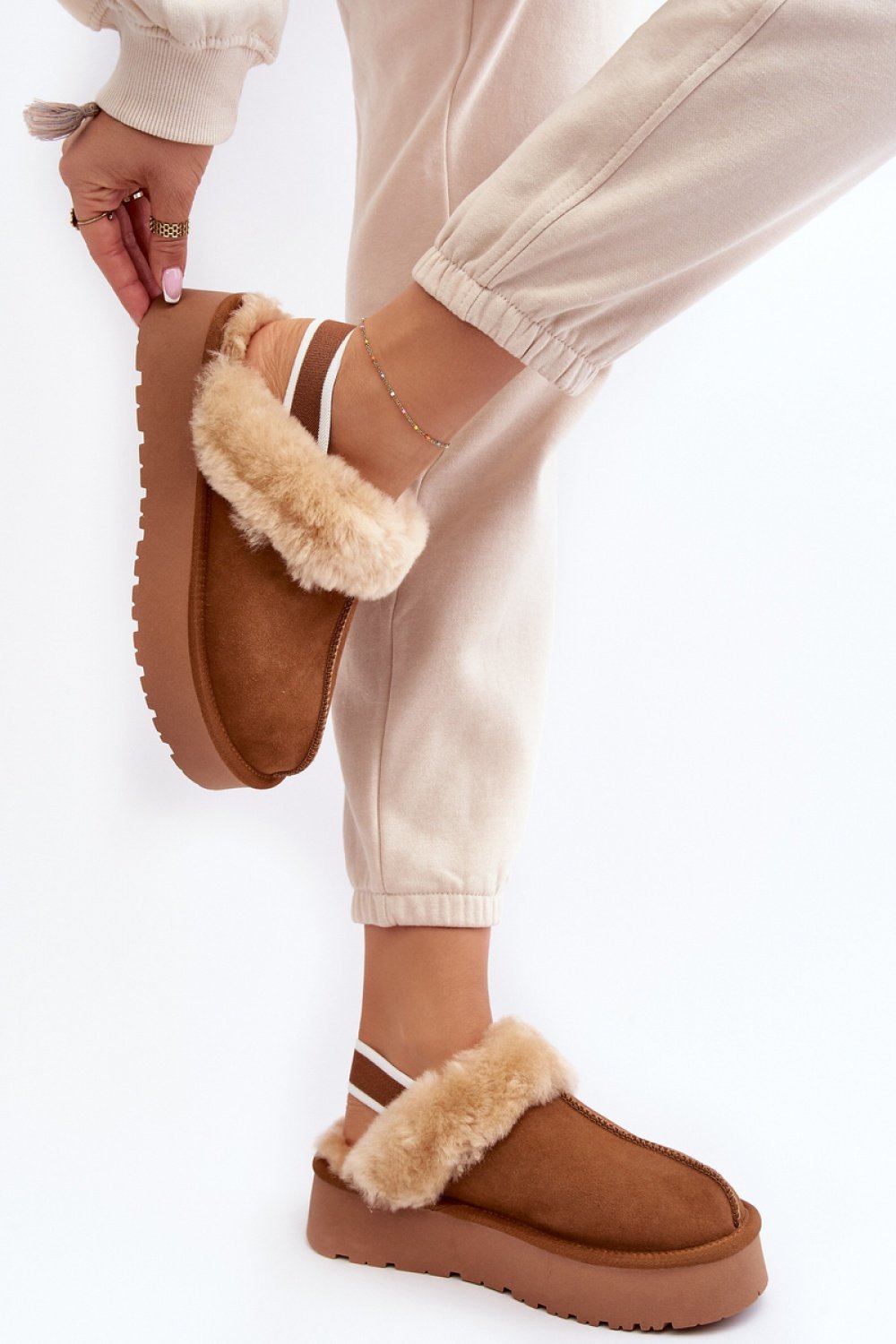 Slippers Step in style - Image 2