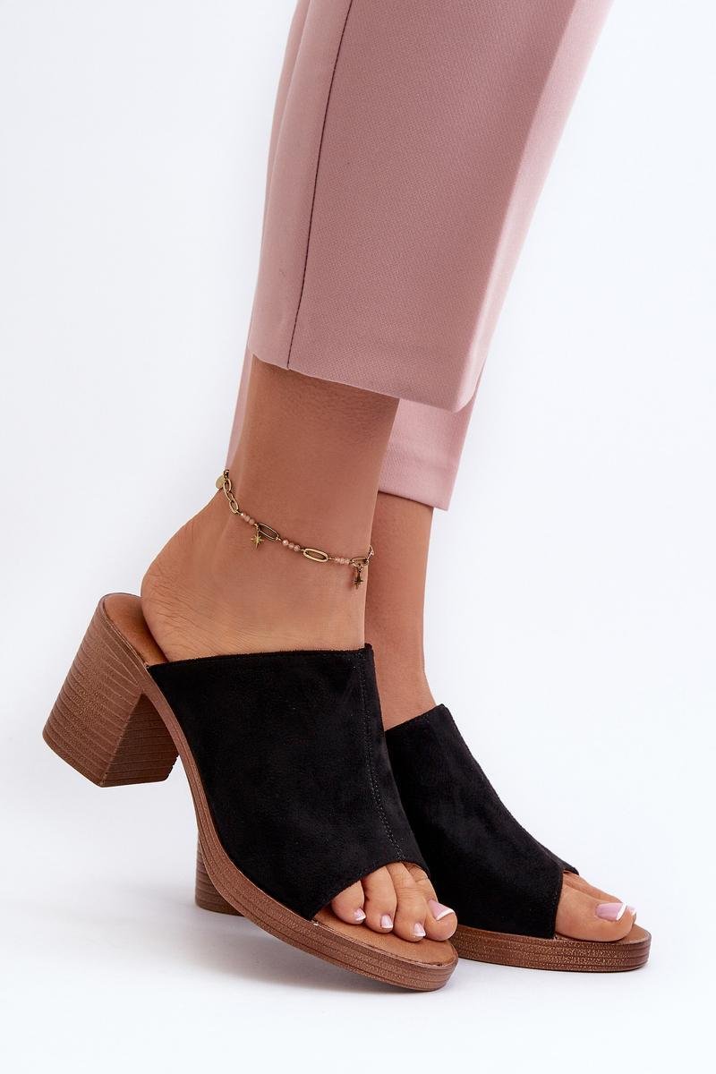 Heeled sandals Step in style