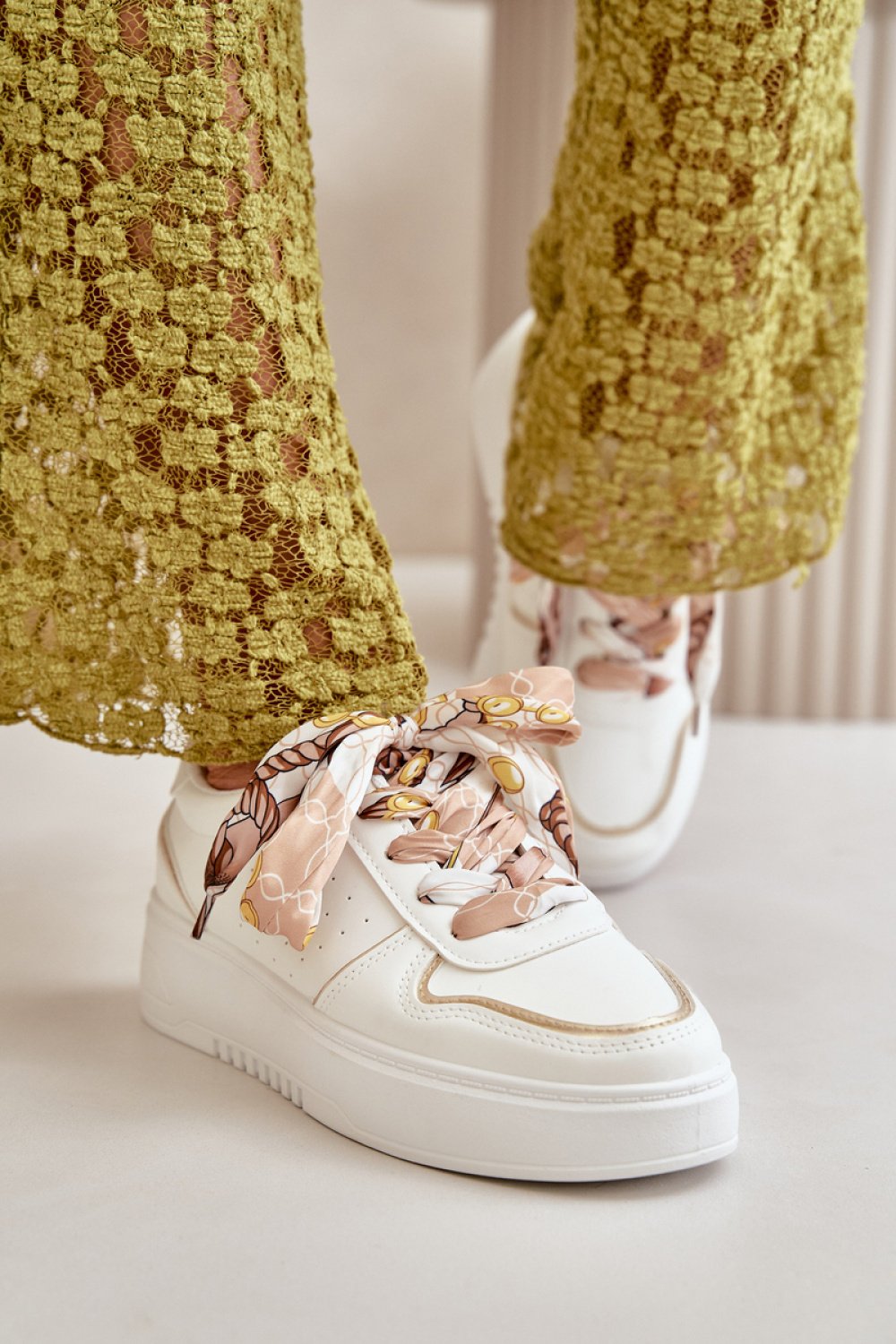 Platform sneakers Step in style