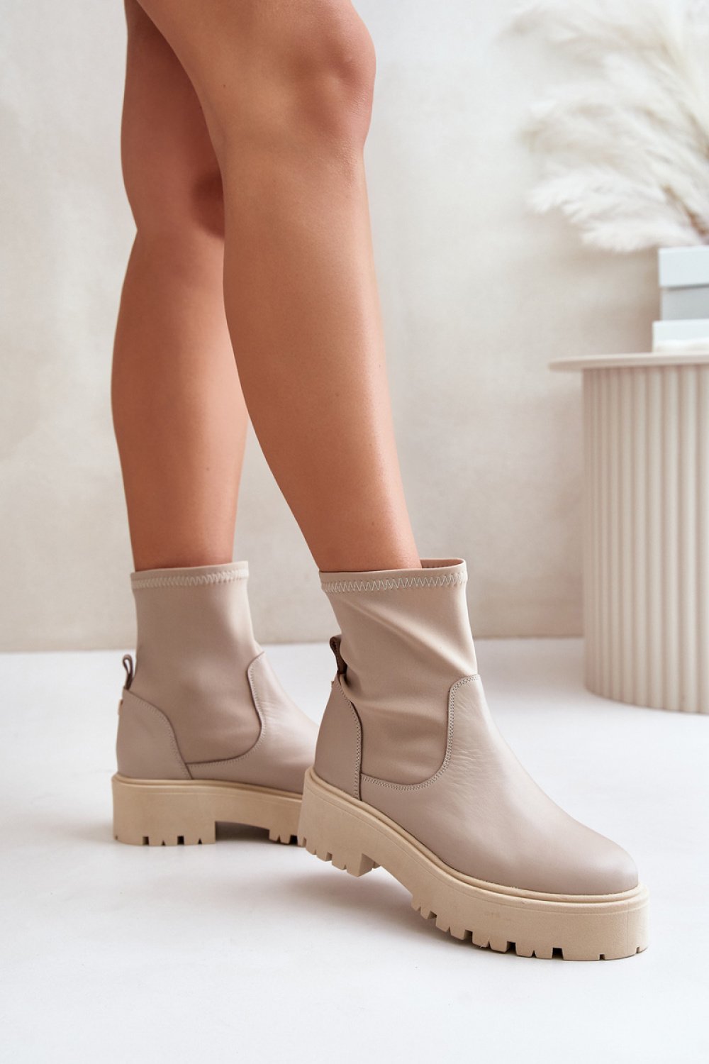 Boots Step in style - Image 3