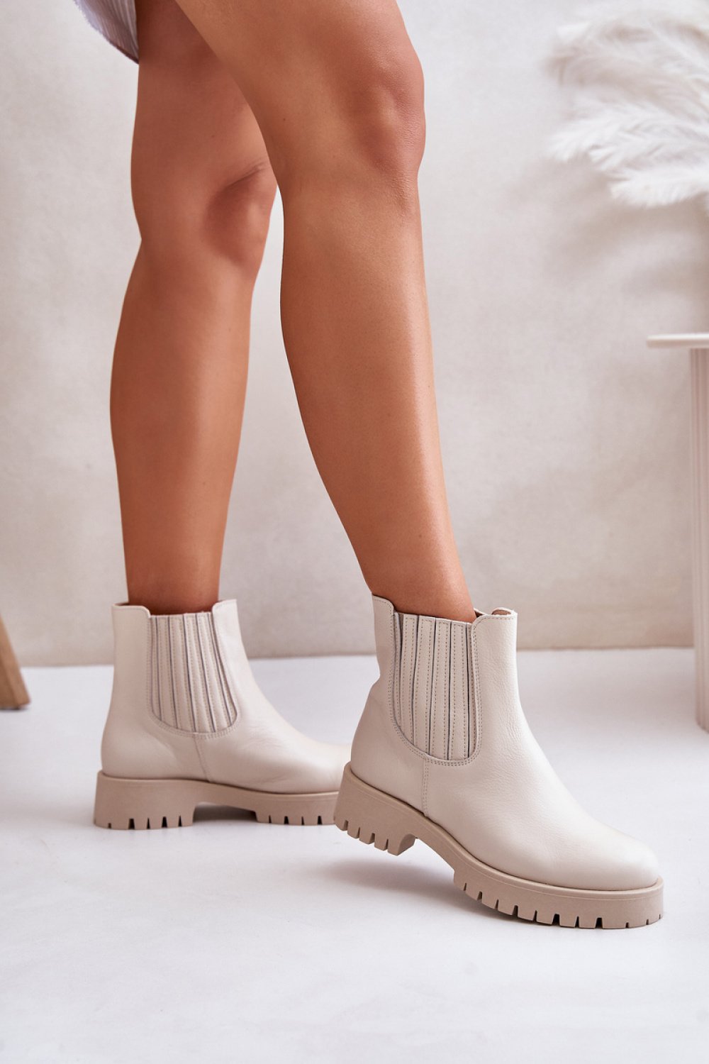 Boots Step in style - Image 3
