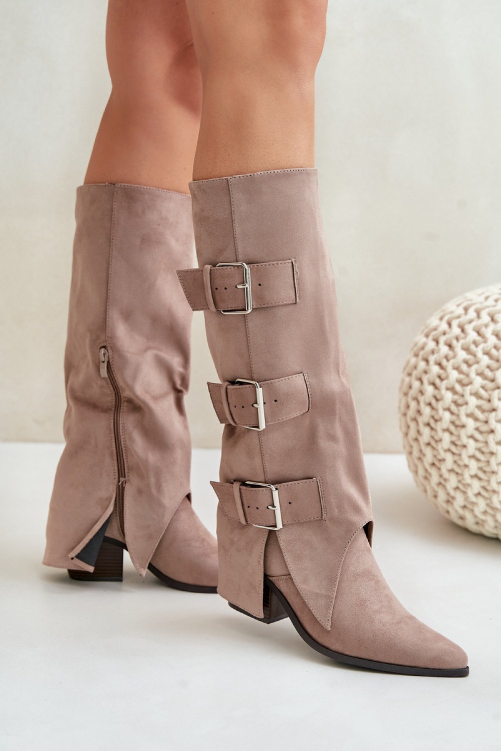 Heel boots Step in style