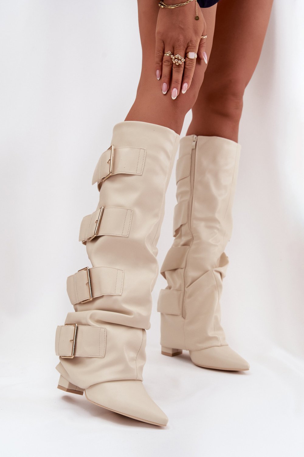 Heel boots Step in style