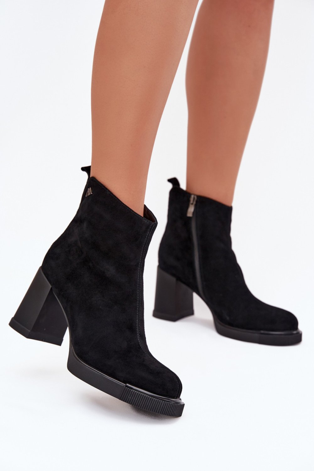 Heel boots Step in style