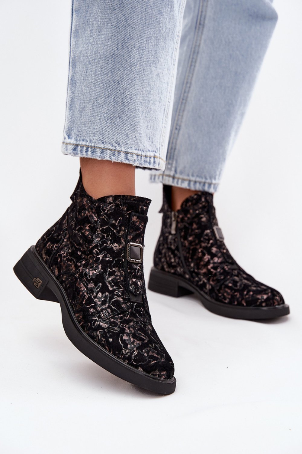 Heel boots Step in style
