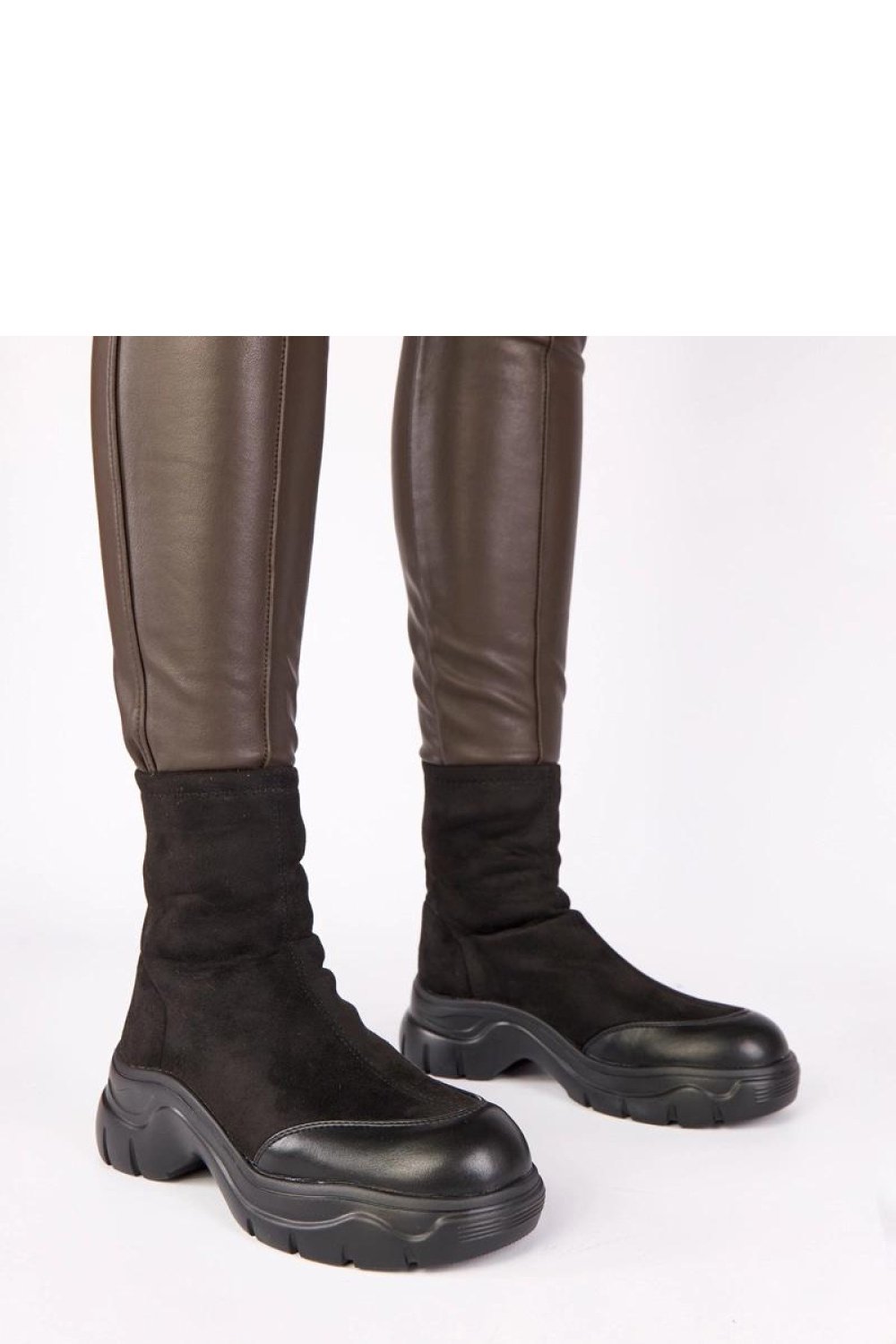 black Boots model 221672 Solea at obors.com