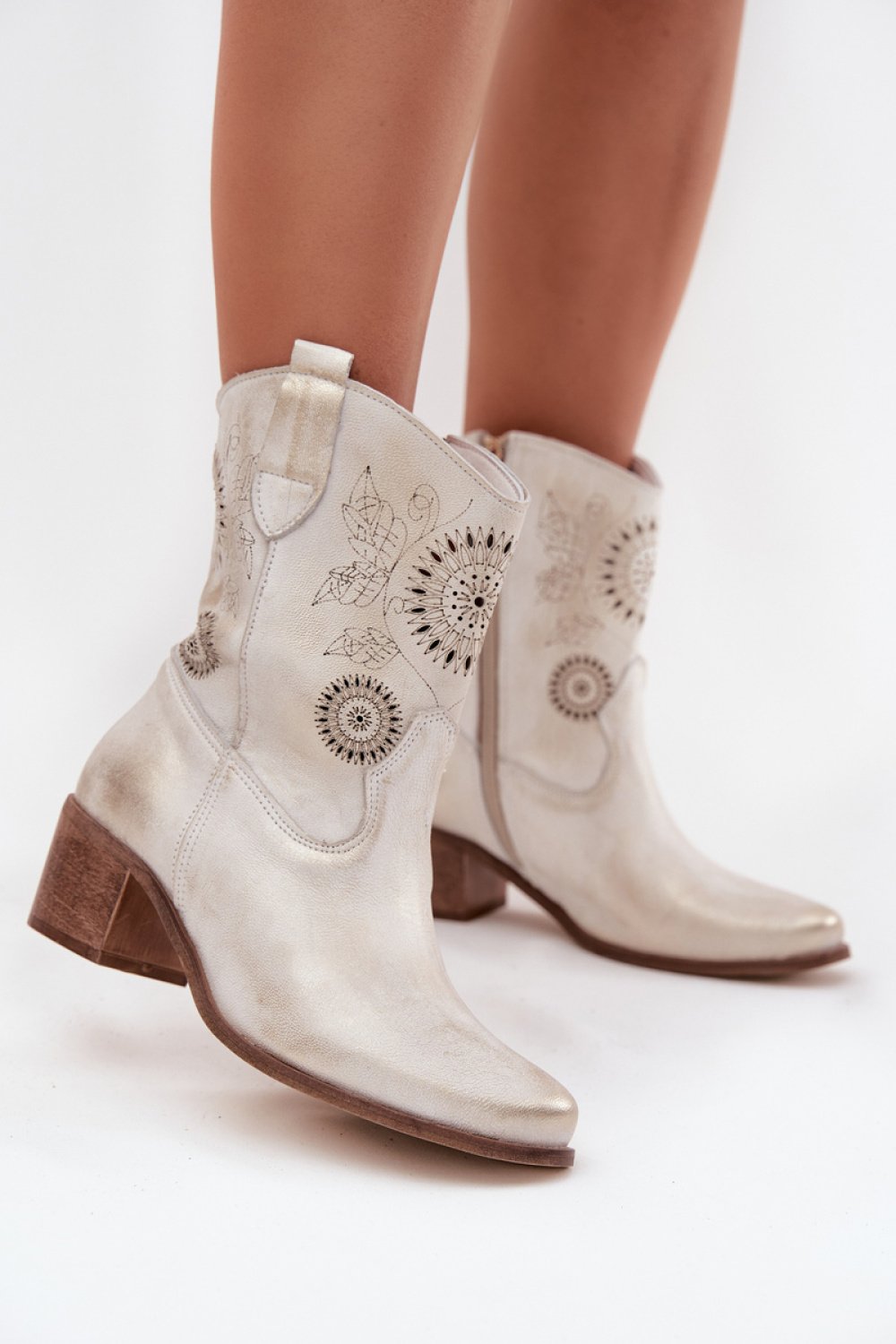 Heel boots Step in style
