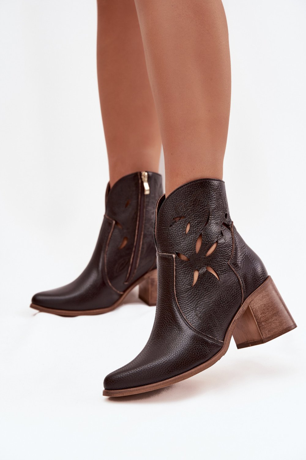 Heel boots Step in style