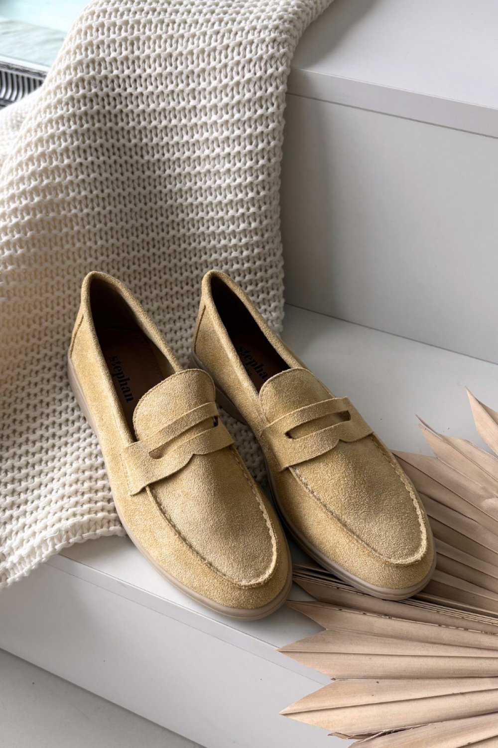 Mocassin Step in style