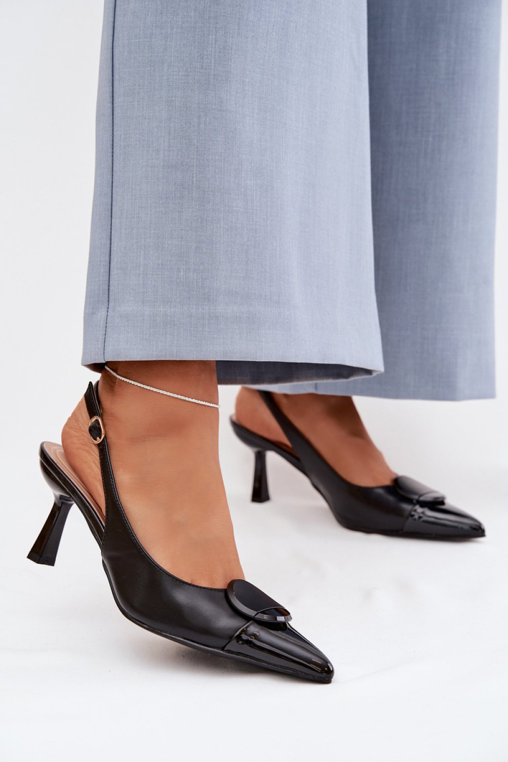 Heel sandals Step in style