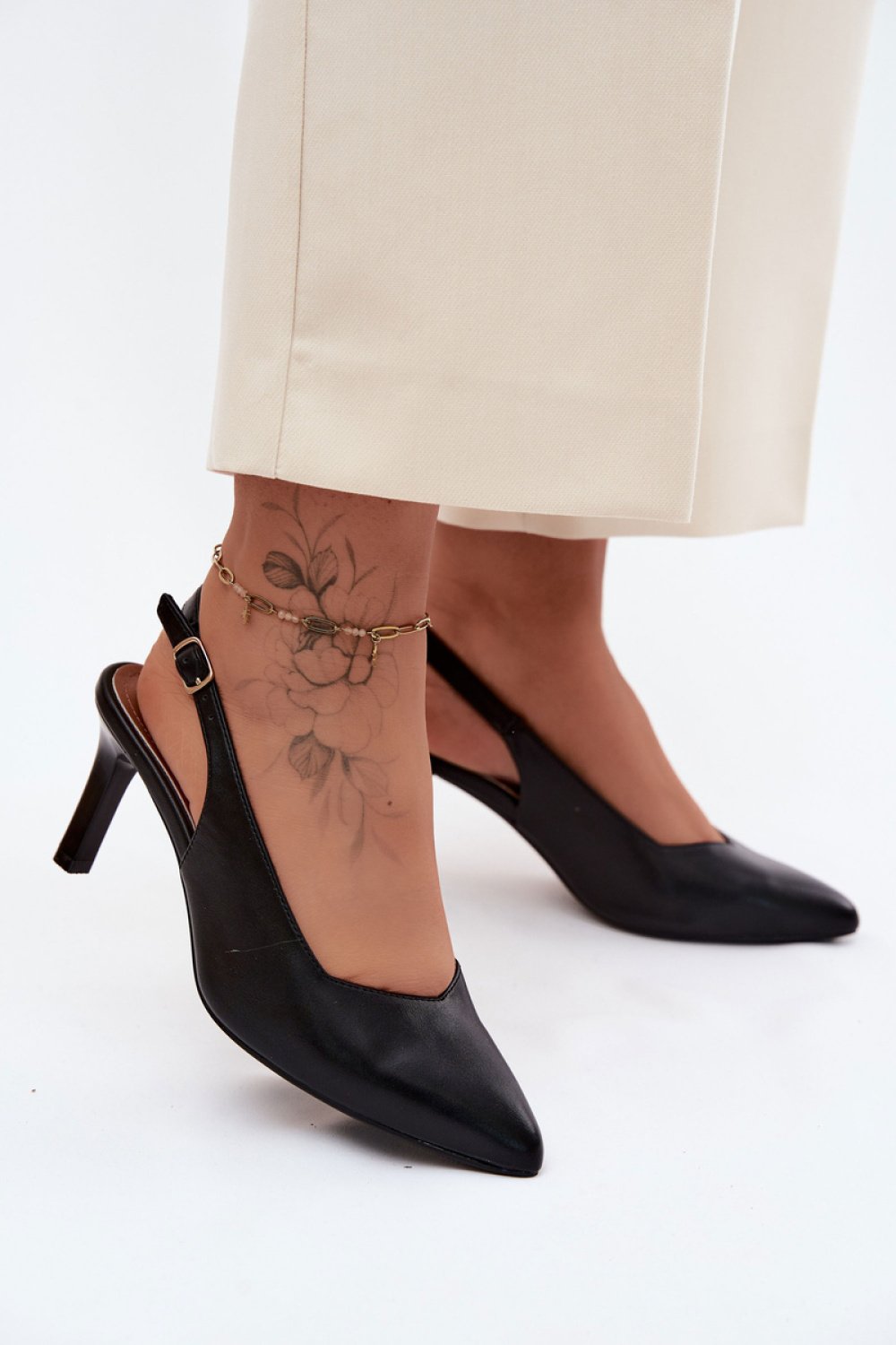 Heel sandals Step in style