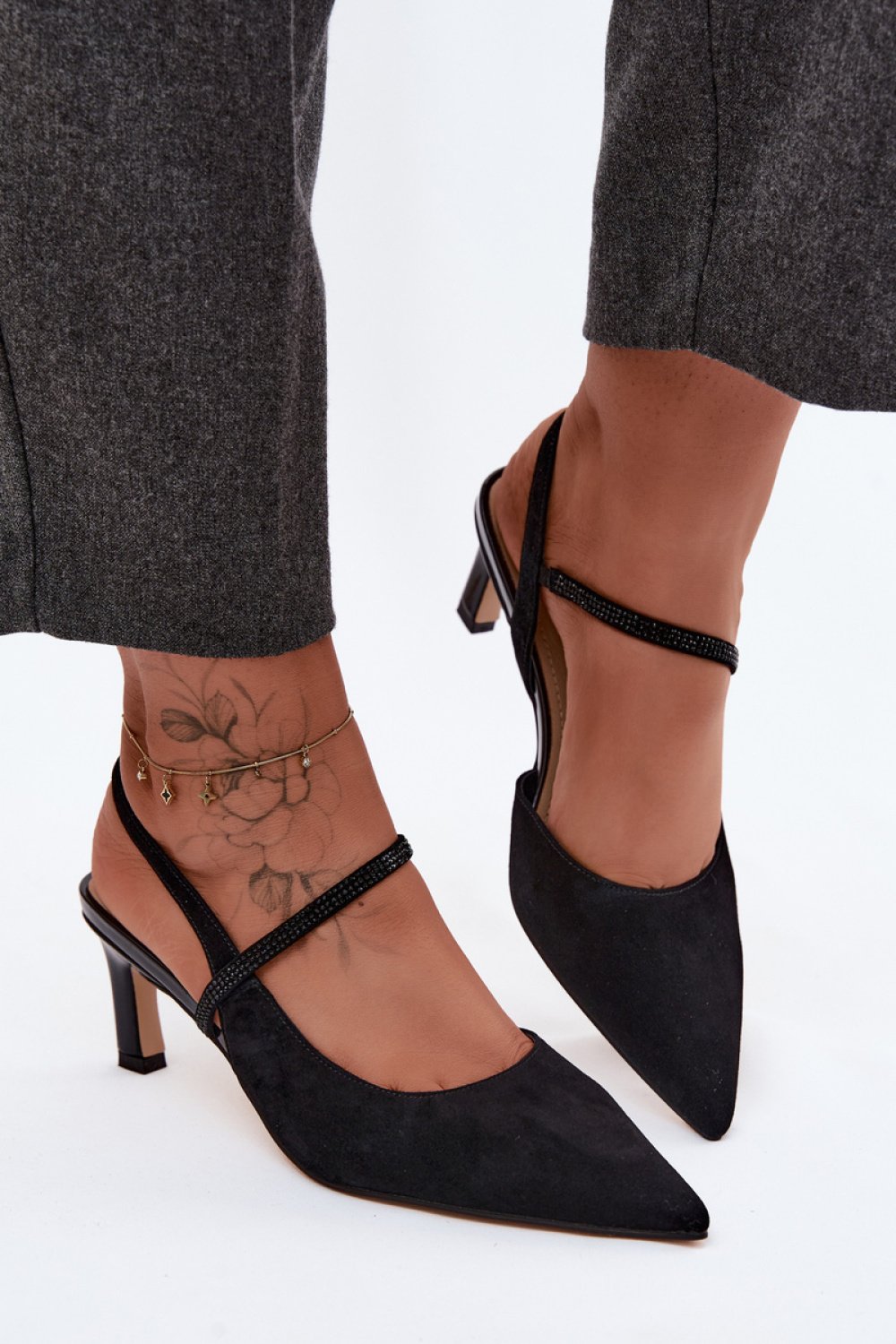 Heel sandals Step in style