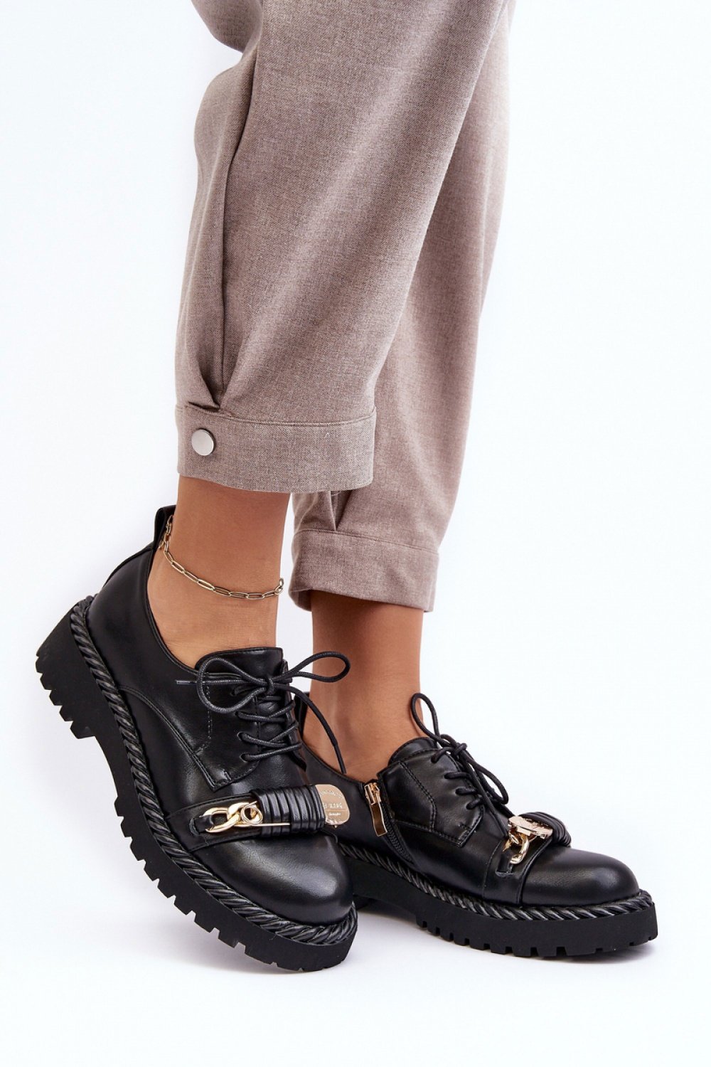 Half shoes Step in style