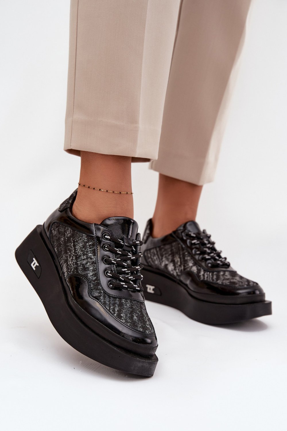 Platform shoes Step in style