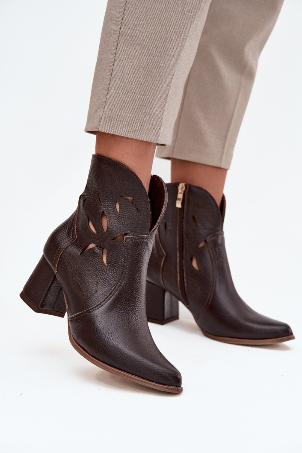 Heel boots Step in style