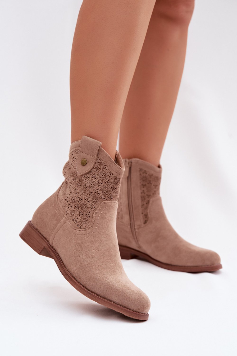 Heel boots Step in style