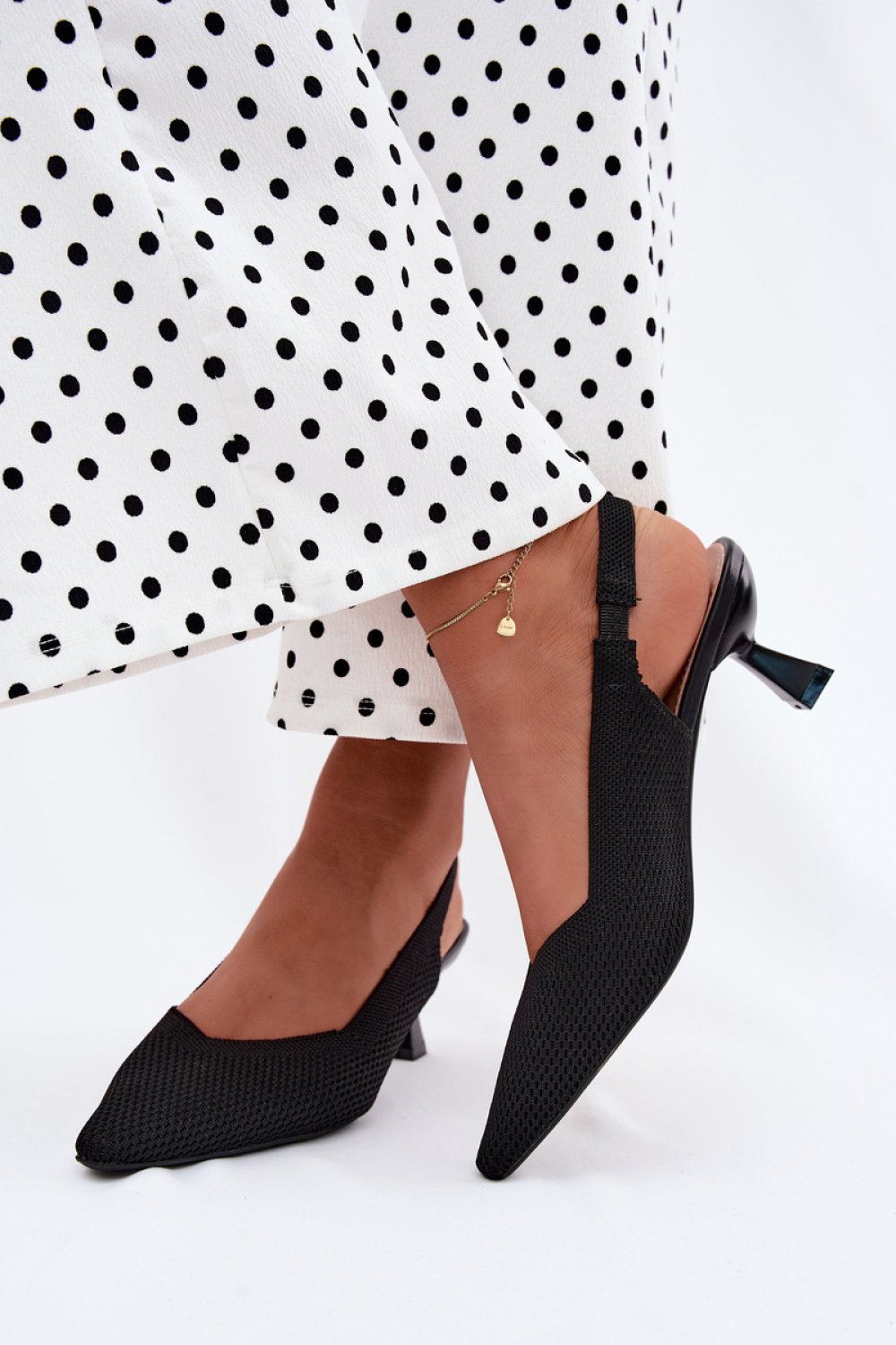 Heel sandals Step in style